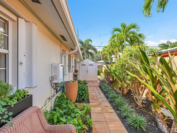 5281 NE 19th Ave, Fort Lauderdale FL 33308