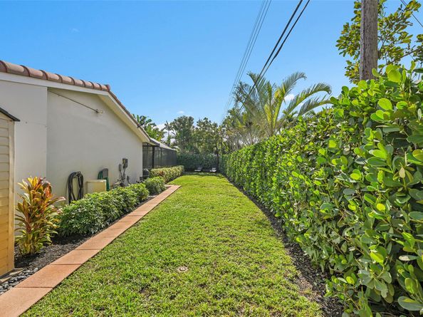 5281 NE 19th Ave, Fort Lauderdale FL 33308