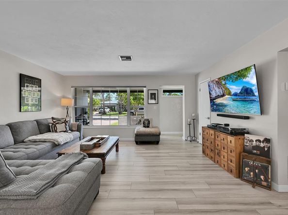 5281 NE 19th Ave, Fort Lauderdale FL 33308