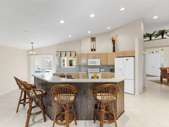 560 NW 110th Ave, Plantation FL 33324