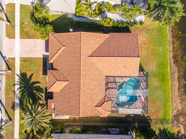 560 NW 110th Ave, Plantation FL 33324