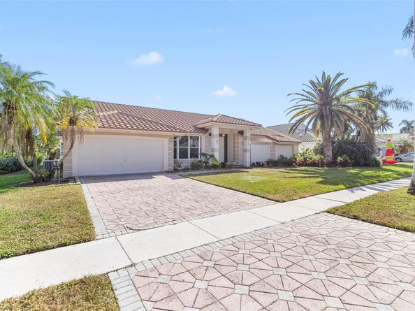 560 NW 110th Ave, Plantation FL 33324