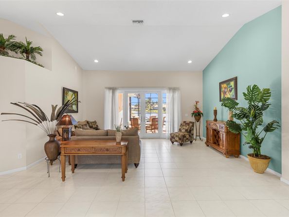 560 NW 110th Ave, Plantation FL 33324