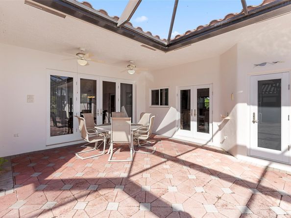 560 NW 110th Ave, Plantation FL 33324