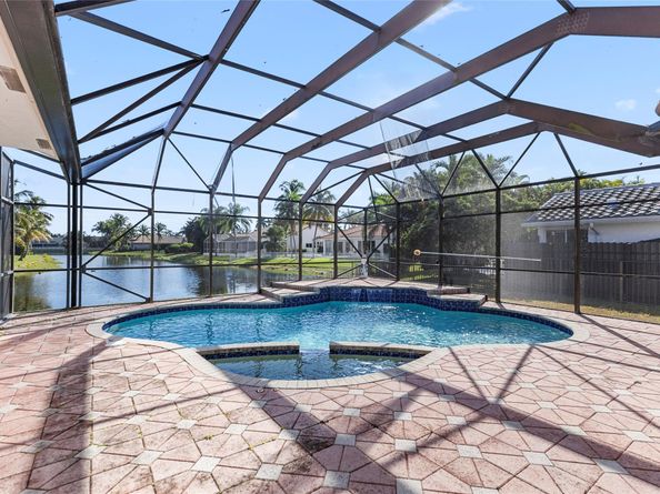 560 NW 110th Ave, Plantation FL 33324