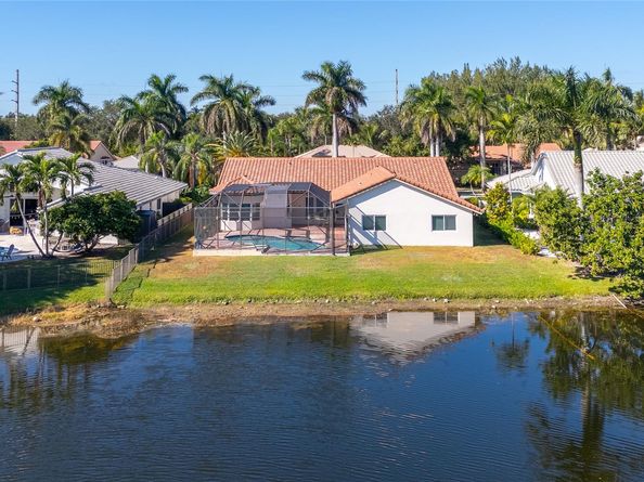 560 NW 110th Ave, Plantation FL 33324