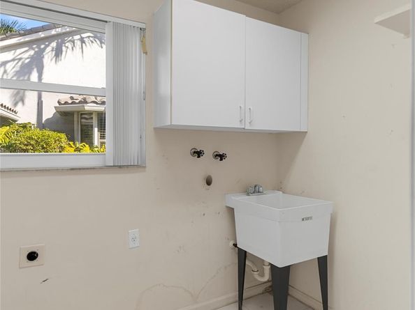 560 NW 110th Ave, Plantation FL 33324