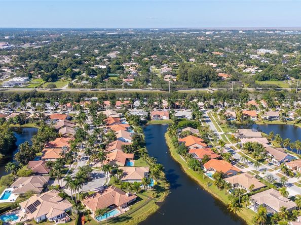 560 NW 110th Ave, Plantation FL 33324