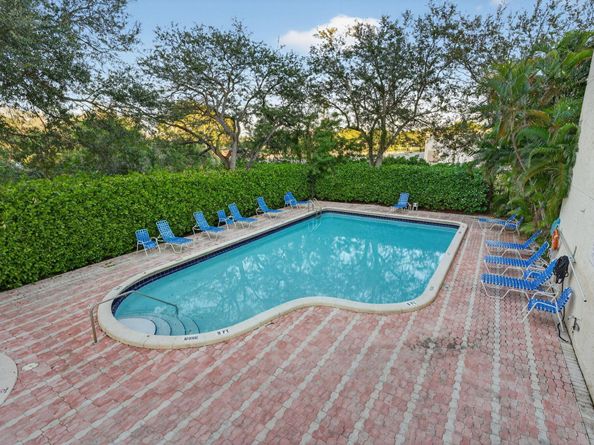 3215 Riverside Drive C402, Coral Springs FL 33065