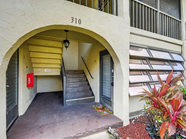 310 Pine Ridge Circle B1, Greenacres FL 33463