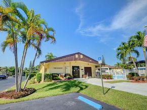 310 Pine Ridge Circle B1, Greenacres FL 33463