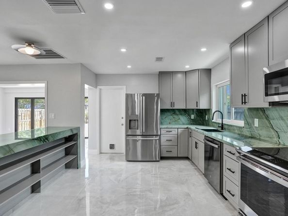 1424 Adams St, Hollywood FL 33020