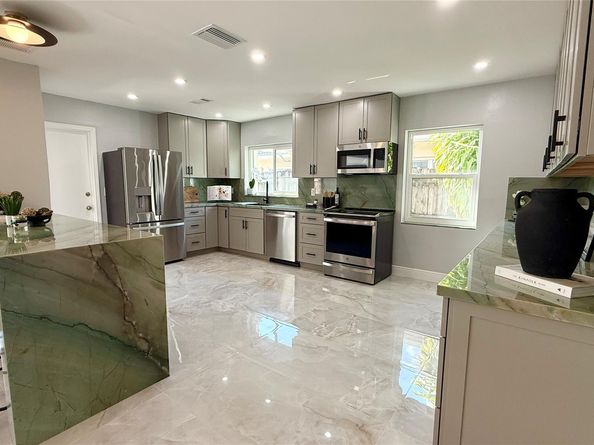 1424 Adams St, Hollywood FL 33020