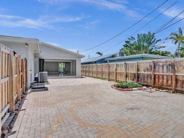 1424 Adams St, Hollywood FL 33020