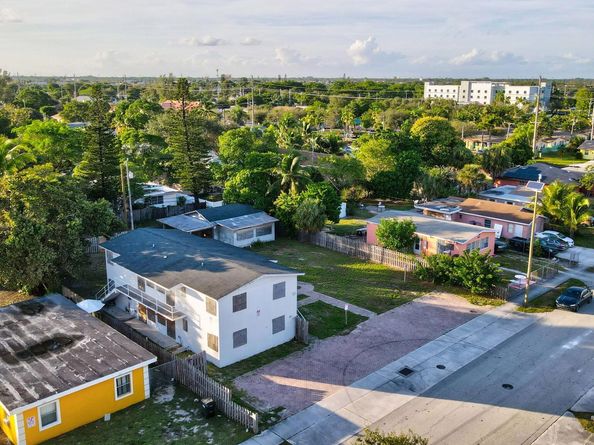 122 SW 8th Avenue, Delray Beach FL 33444