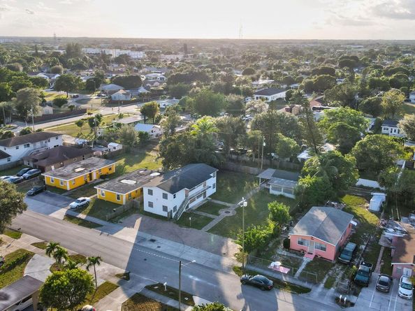 122 SW 8th Avenue, Delray Beach FL 33444