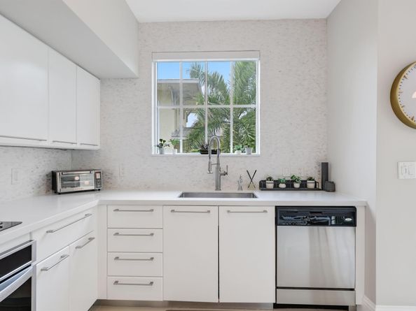 235 NE 1st Street 411, Delray Beach FL 33444