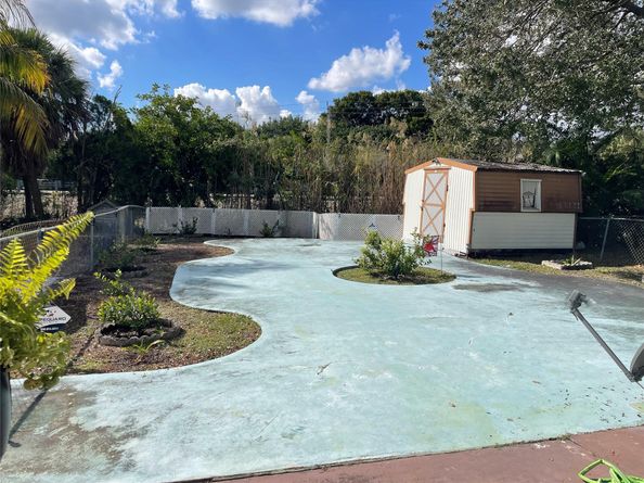 1865 SW 87th Ter, Davie FL 33324