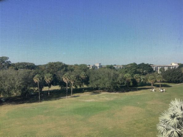 575 Oaks Ln 608, Pompano Beach FL 33069