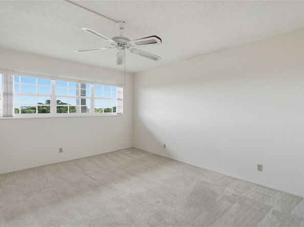 575 Oaks Ln 608, Pompano Beach FL 33069