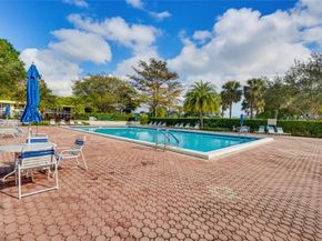 575 Oaks Ln 608, Pompano Beach FL 33069