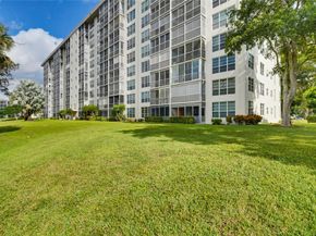 575 Oaks Ln 608, Pompano Beach FL 33069
