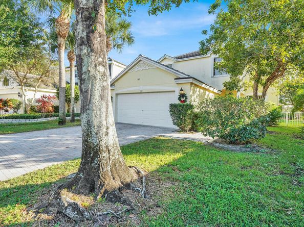 130 Canterbury Place, Royal Palm Beach FL 33414