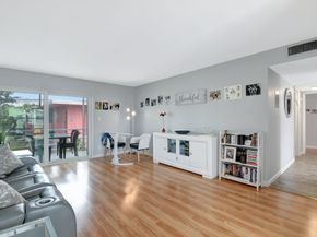 24 Golfs Edge F, West Palm Beach FL 33417