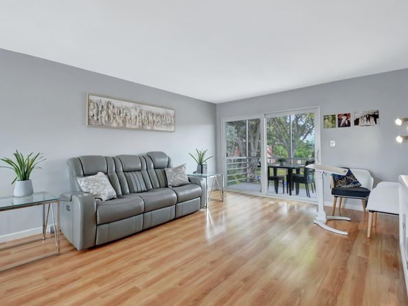 24 Golfs Edge F, West Palm Beach FL 33417