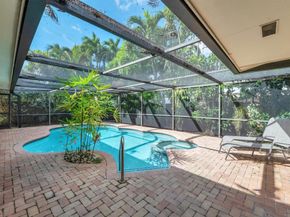 9611 NW 3rd St, Pembroke Pines FL 33024