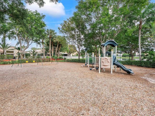 3527 Chesapeake Cir, Boynton Beach FL 33436