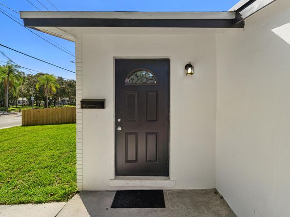 4903 Pinewood Avenue, West Palm Beach FL 33407