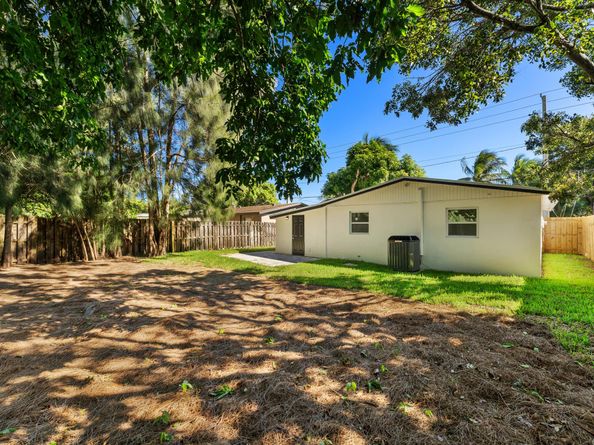 4903 Pinewood Avenue, West Palm Beach FL 33407