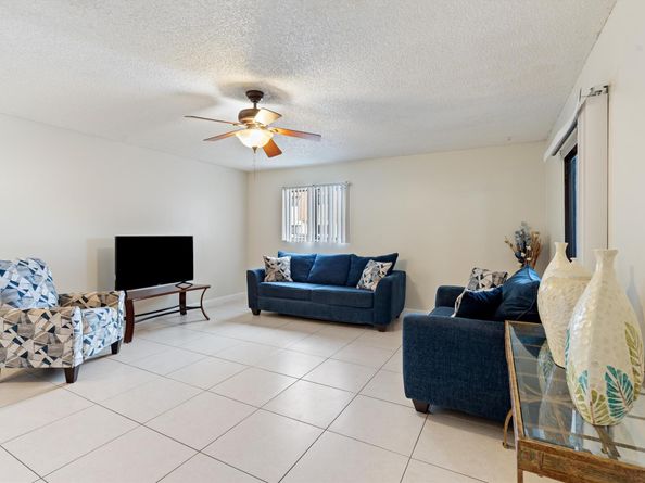 219 San Remo Blvd 219, North Lauderdale FL 33068