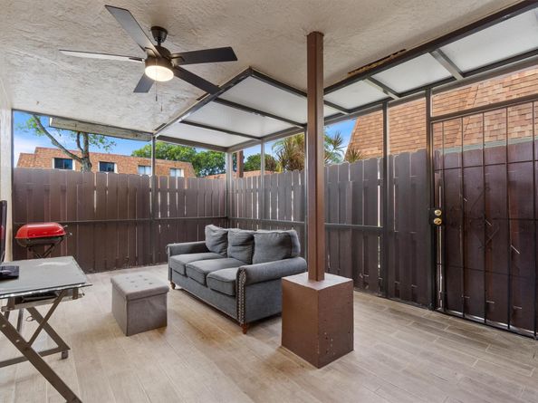 219 San Remo Blvd 219, North Lauderdale FL 33068