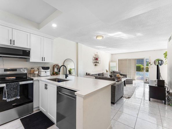 5701 NW 2nd Avenue 105, Boca Raton FL 33487