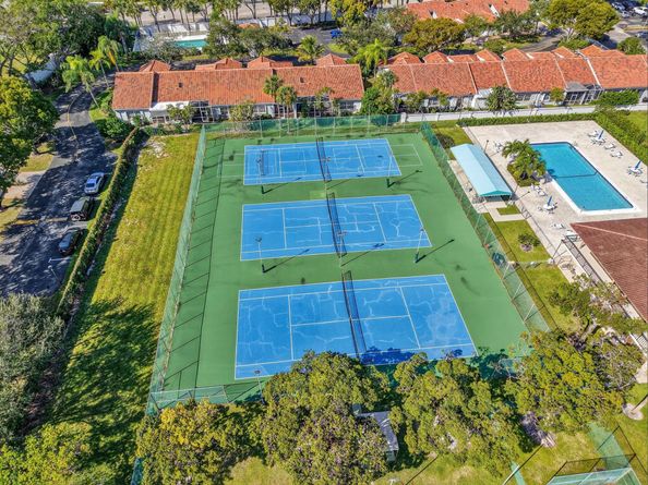 5260 NW 2nd Ave 402, Boca Raton FL 33487