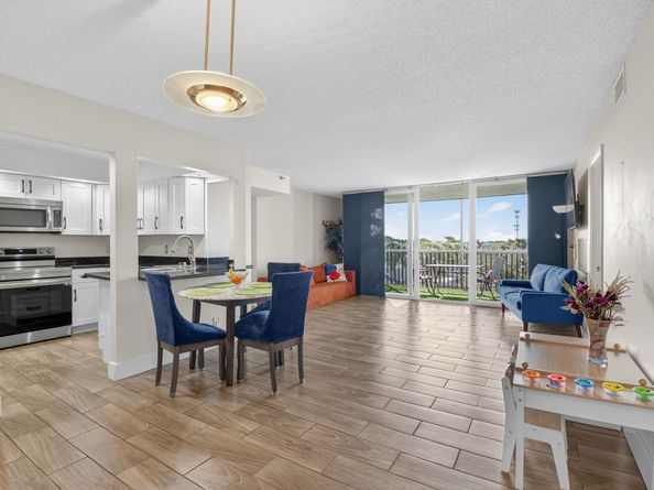 5260 NW 2nd Ave 402, Boca Raton FL 33487