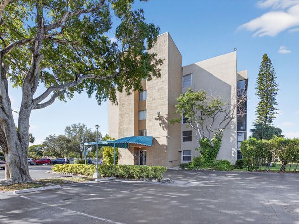 5260 NW 2nd Ave 402, Boca Raton FL 33487