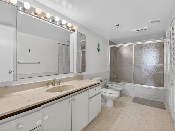 5260 NW 2nd Ave 402, Boca Raton FL 33487