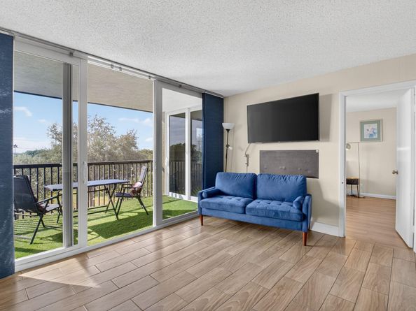 5260 NW 2nd Ave 402, Boca Raton FL 33487