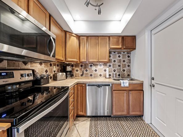 535 Hendricks Isle 104, Fort Lauderdale FL 33301