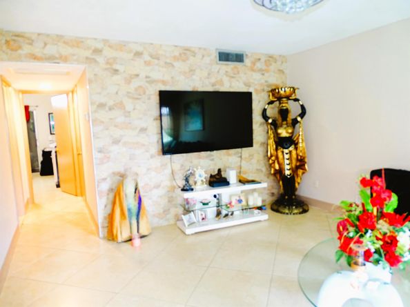 3100 Springdale Boulevard 310, Palm Springs FL 33461