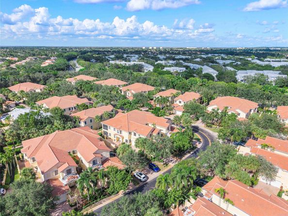 1588 Passion Vine Cir 1588, Weston FL 33326