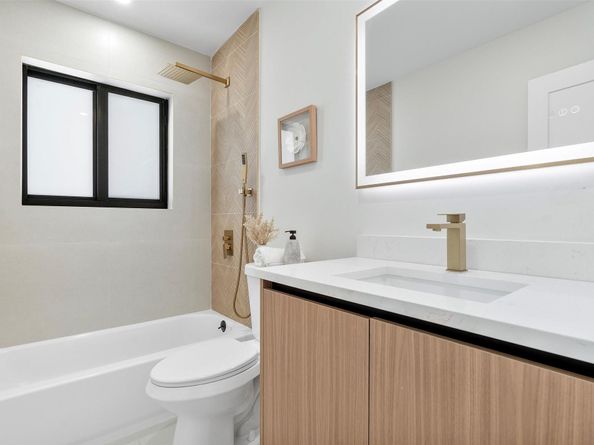 4330 NE 20th Ave, Fort Lauderdale FL 33308