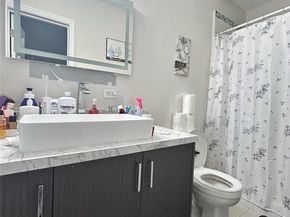 18422 NW 42nd Ct, Miami Gardens FL 33055