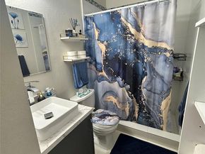 18422 NW 42nd Ct, Miami Gardens FL 33055