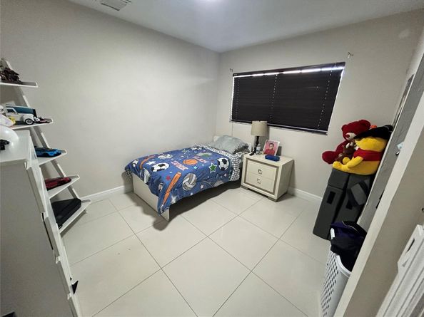 18422 NW 42nd Ct, Miami Gardens FL 33055