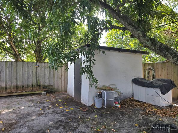 18422 NW 42nd Ct, Miami Gardens FL 33055