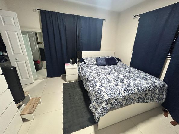 18422 NW 42nd Ct, Miami Gardens FL 33055